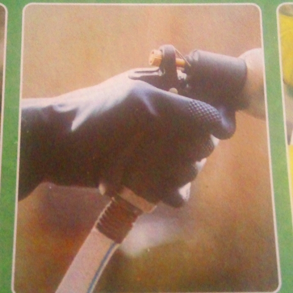 🆕 Variety box of gloves *NoN-Medical uSe ONLY* SIZE: S/M &@See pics & INFO PLZ - Picture 3 of 6